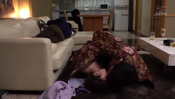 sex han seo ah Bà xã vụng trộm trùm chăn lén lút với đồng nghiệp của chồng